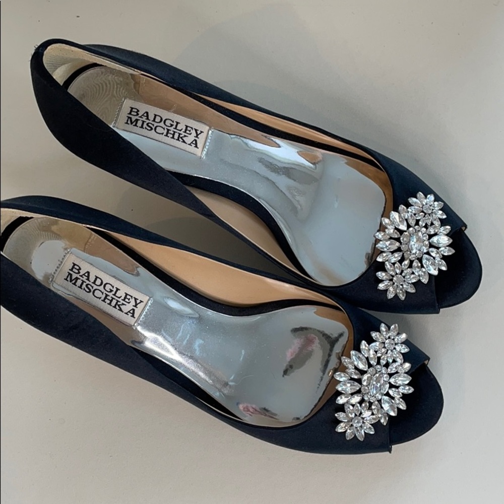 Badgley mischka black satin evening pumps 7.5 - Picture 3 of 8